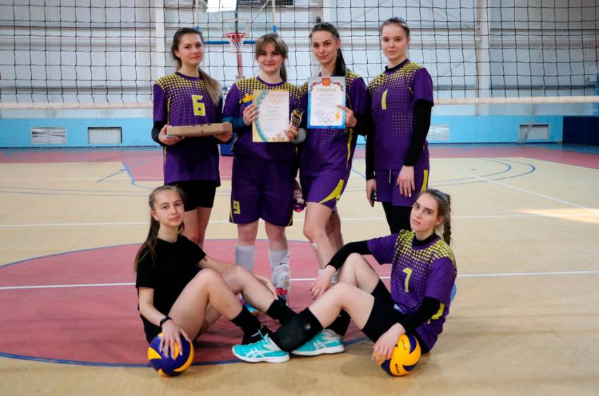 Волейболистки инжинирингового колледжа выиграли открытый кубок Спортивного клуба БелГУ